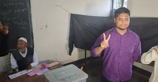 ভোট দিয়েছেন হাসনাত আবদুল্লাহ